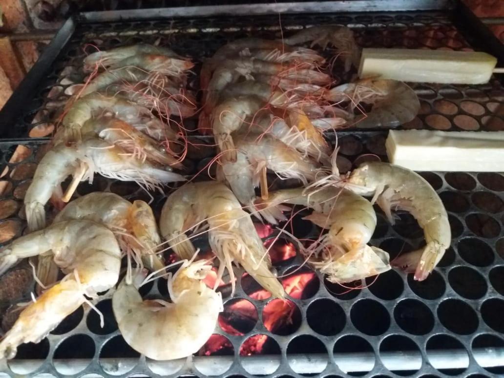 Casa Moderna E Aconchegante A Beira Mar, Com Opcao De Piscina Aquecida Cobrado A Parte, Area Gourmet Com Churrasqueira Em Deck Coberto Frente A Piscina, Aconchegante Sala De Estar Com Lareira, Garagem Para 4 Carros, Casa Pe Na Areia A 50 Metros Da Pr Praia Grande  Exterior foto
