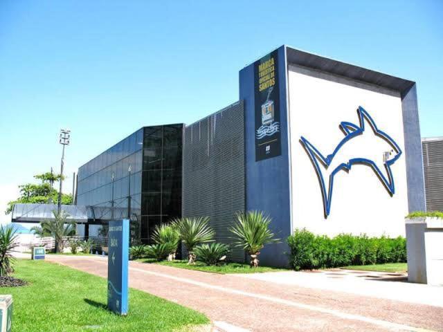 Casa Moderna E Aconchegante A Beira Mar, Com Opcao De Piscina Aquecida Cobrado A Parte, Area Gourmet Com Churrasqueira Em Deck Coberto Frente A Piscina, Aconchegante Sala De Estar Com Lareira, Garagem Para 4 Carros, Casa Pe Na Areia A 50 Metros Da Pr Praia Grande  Exterior foto