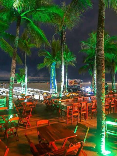 Casa Moderna E Aconchegante A Beira Mar, Com Opcao De Piscina Aquecida Cobrado A Parte, Area Gourmet Com Churrasqueira Em Deck Coberto Frente A Piscina, Aconchegante Sala De Estar Com Lareira, Garagem Para 4 Carros, Casa Pe Na Areia A 50 Metros Da Pr Praia Grande  Exterior foto